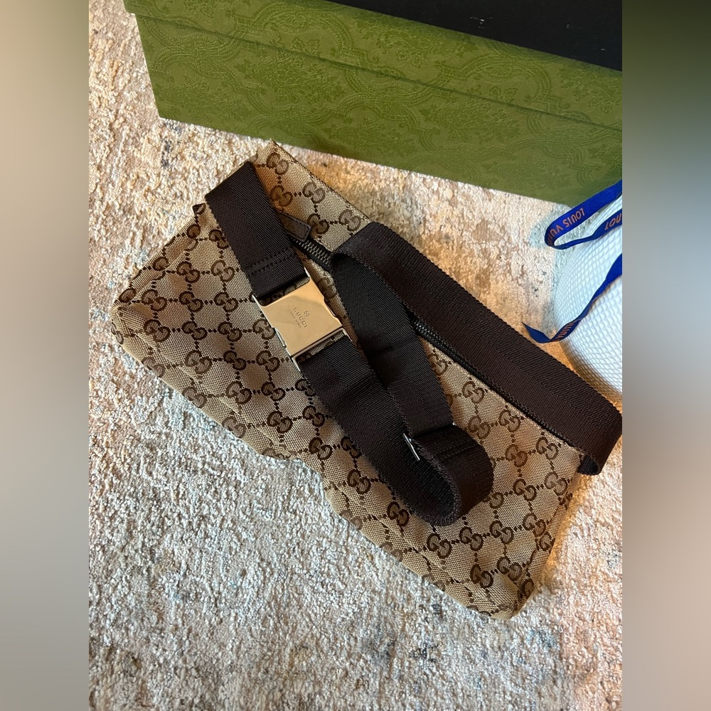 Gucci Belt Bag/ Waist Bag/ Fanny Pack - Picture 13 of 14